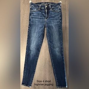 American Eagle Size 4 short